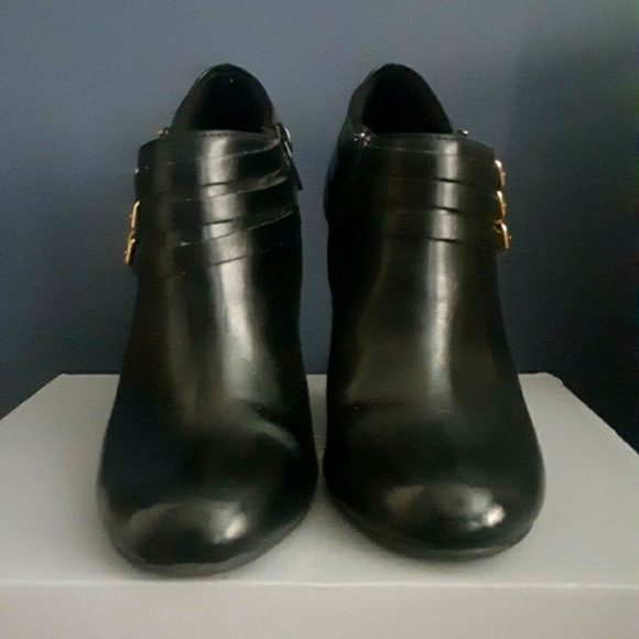 Fioni Black Leather Ankle Booties - Picture 3 of 5